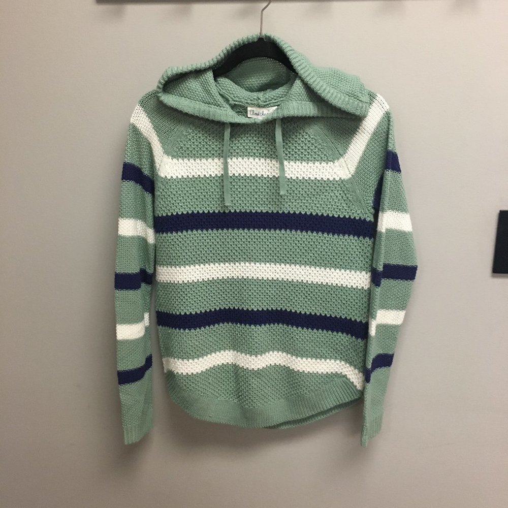 Cloud Chaser Hooded Pullover Sweater - Size M